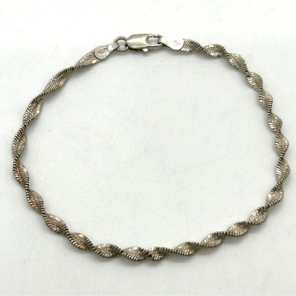 Sterling Silver Bracelet Delicate Twisted Chain 925 Lobster Lightweight 7 Inches - Picture 5 of 9